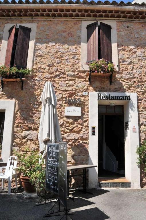 Les Pins Restaurant Et Chambre D'Hotes Силанс-ла Каскад Екстериор снимка